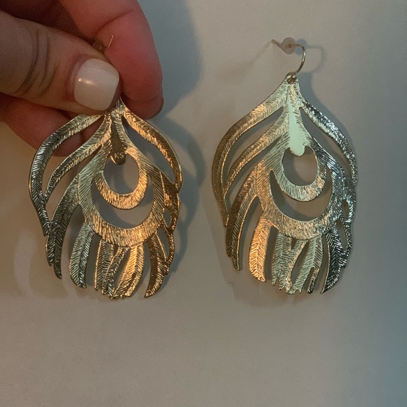 Kendra Scott gold feather earrings- SOLD - Picture 3 of 3